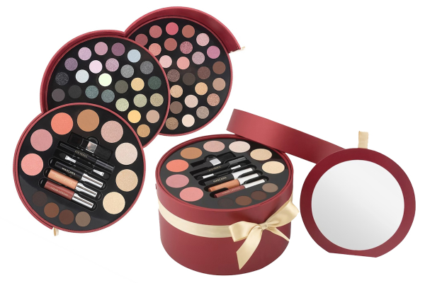 Vyhrajte veľkú luxusnú paletu na líčenie DOUGLAS