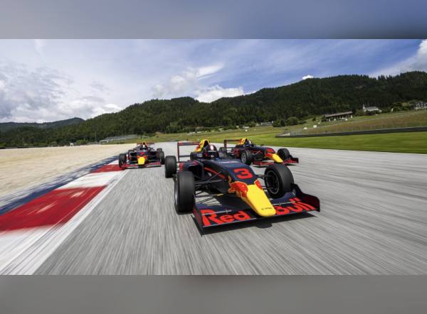 SÚŤAŽ Red Bull a BILLA: vyhrajte Formula 4 Experience na Red Bull Ringu