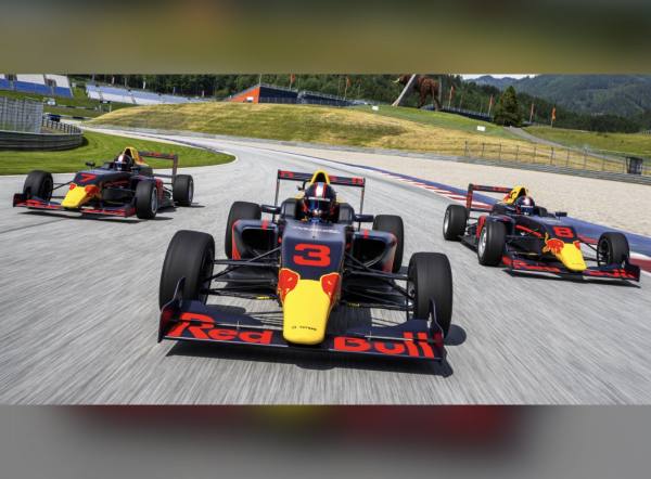 SÚŤAŽ Red Bull a Slovnaft: vyhrajte Formula 4 Experience na Red Bull Ringu (36 výhercov)