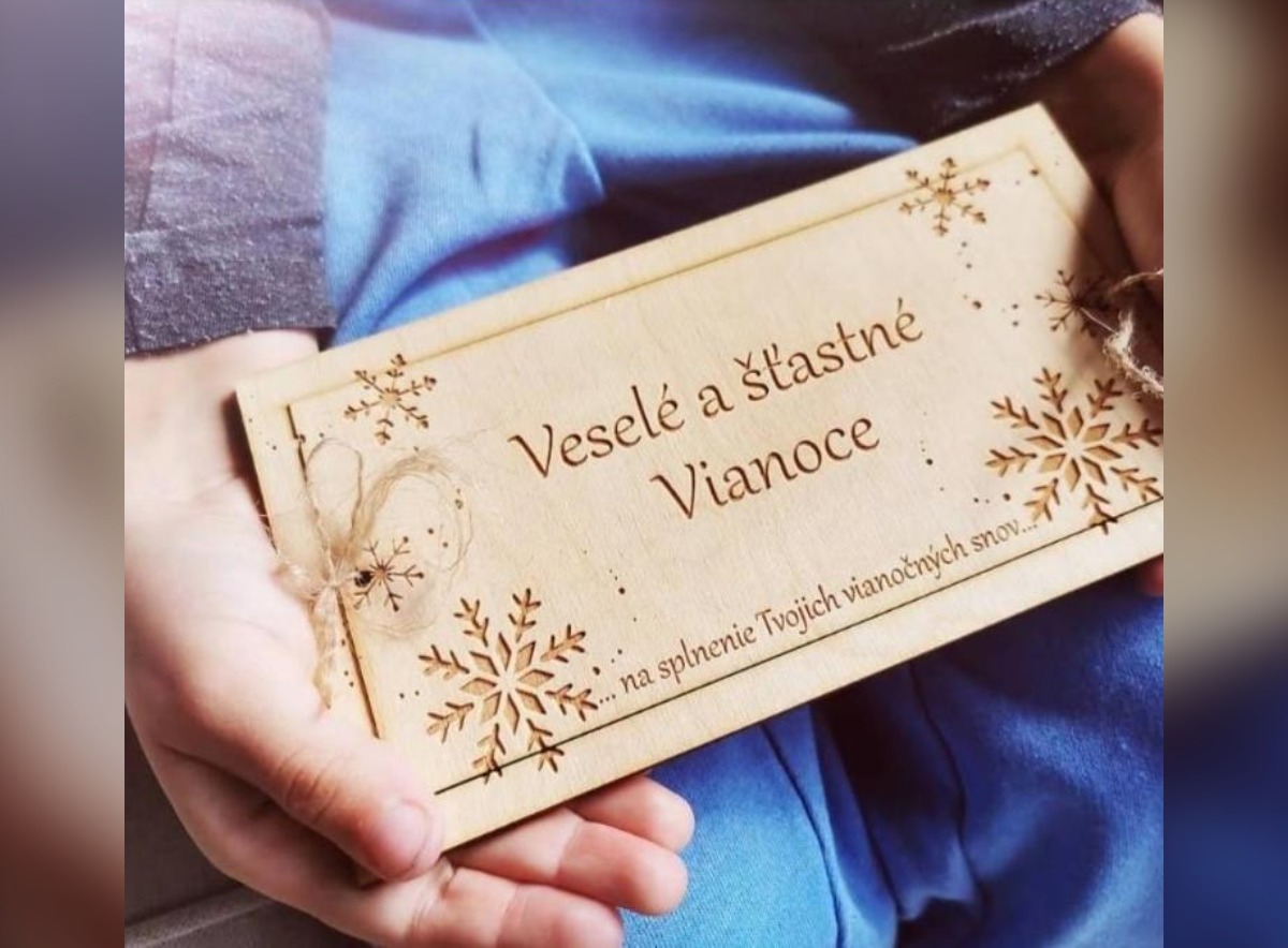 SÚŤAŽ ZK design: vyhrajte gravírovanú drevenú vianočnú obálku (1 výherca)